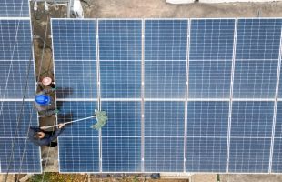 中国光伏AB面：累计装机破1000GW 制造端价格探底