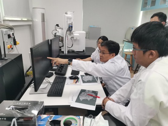 1761121469112500.jpg 2024年8月26日,徐义刚院士与.jpg