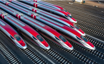 震撼！“陆地航母”高铁蓄势待发
