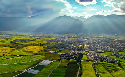 浪漫！四月的云南大理，连彩虹都是“圆满”的  