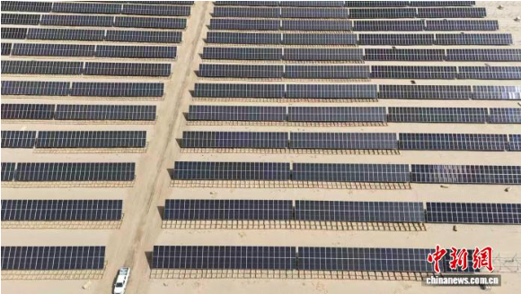 1776336832174838.png 中电建25万千瓦光伏治沙示范区航拍图。.png